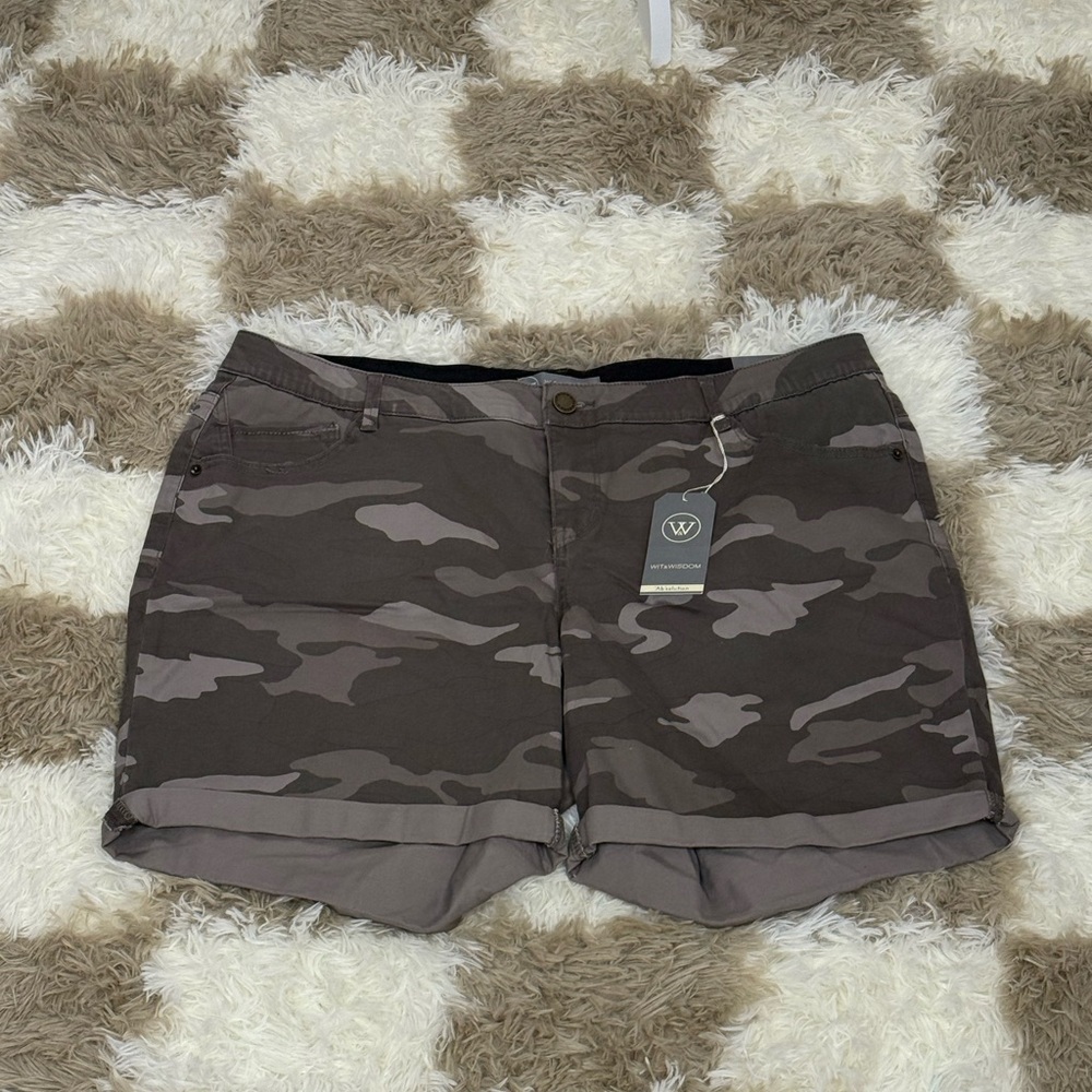 ☀️SUMMER CLEARANCE SALE☀️ Wit & Wisdom Camo Brown and Gray Cargo Shorts
